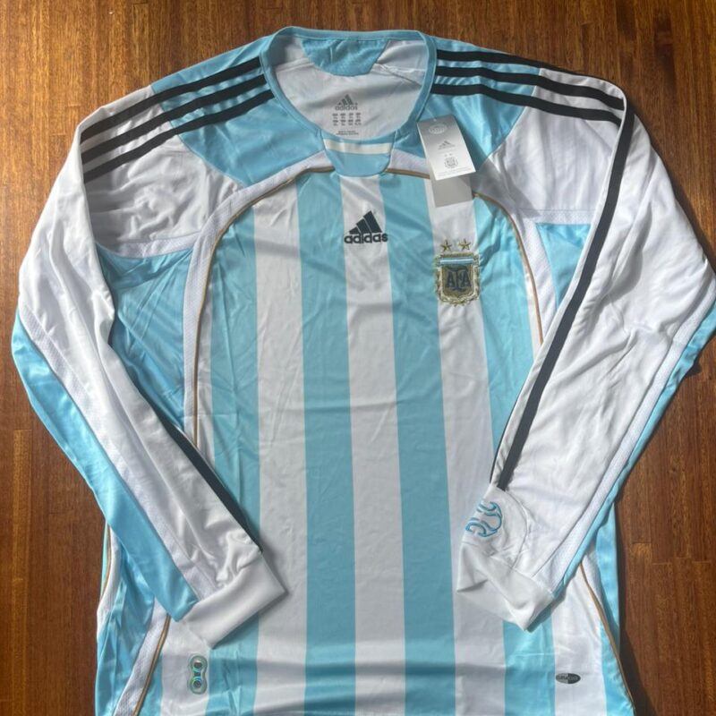 Argentina 2006 manga larga titular